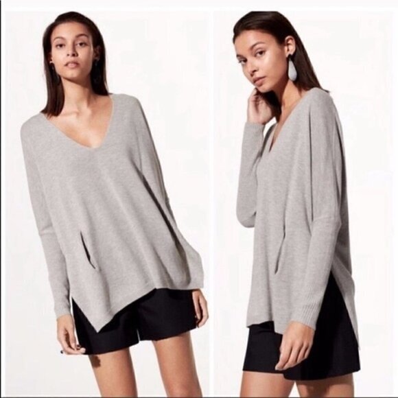 Babaton Sweaters - Aritzia Babaton Baylor Wool V-Neck Long Sleeve Grey Sweater Size XXS/XS
